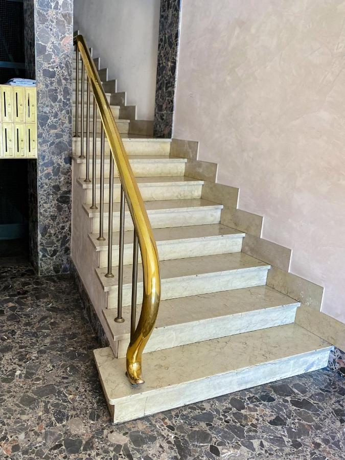 Tra Piazza Erbe E Piazza Bra Raffinata Maison Hotel Верона Екстериор снимка
