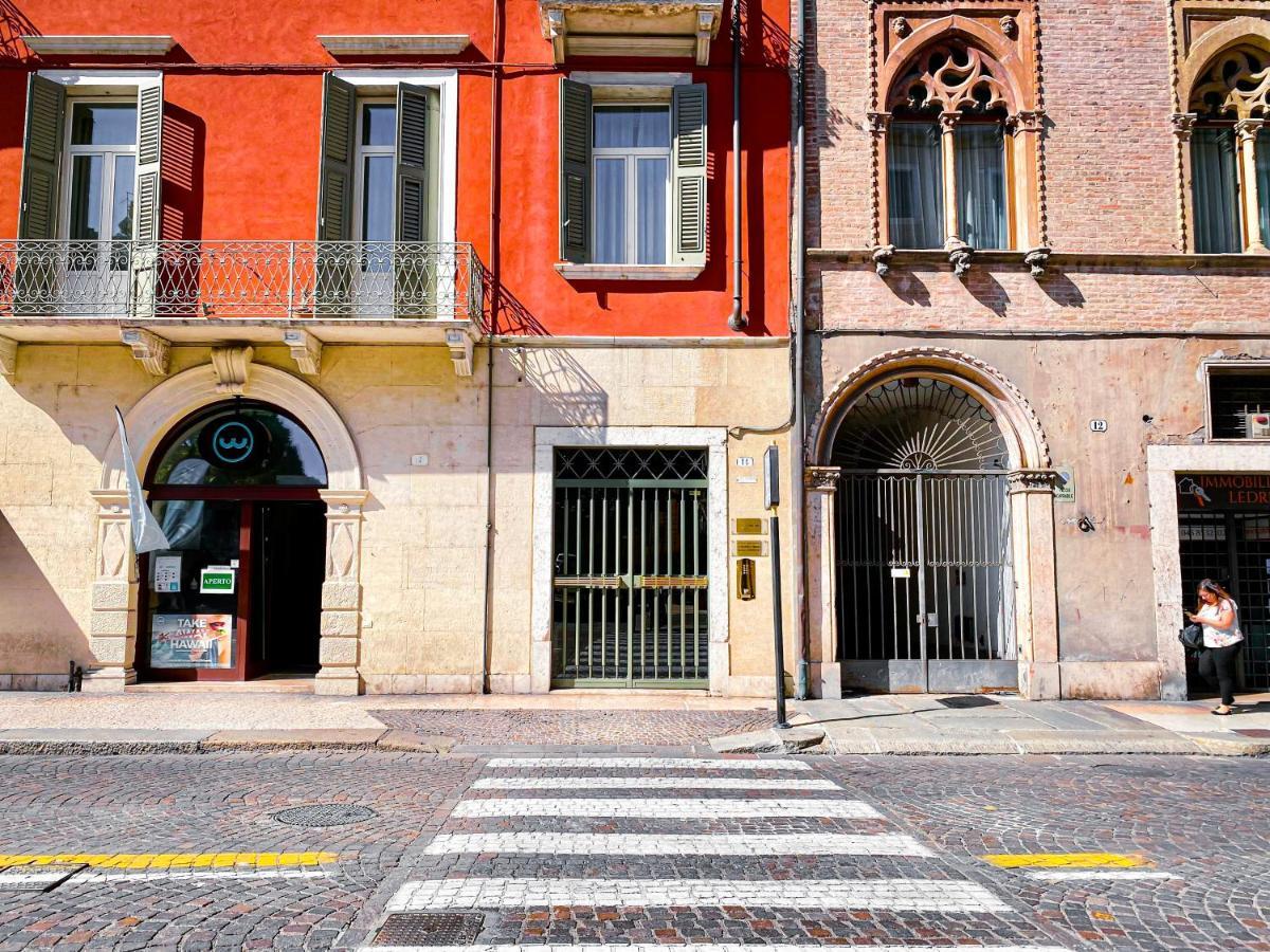 Tra Piazza Erbe E Piazza Bra Raffinata Maison Hotel Верона Екстериор снимка