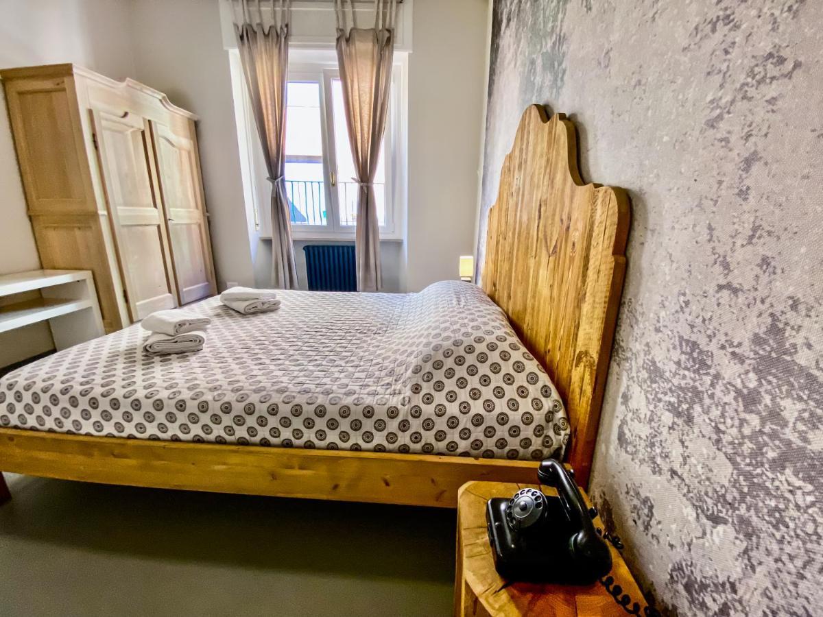 Tra Piazza Erbe E Piazza Bra Raffinata Maison Hotel Верона Екстериор снимка