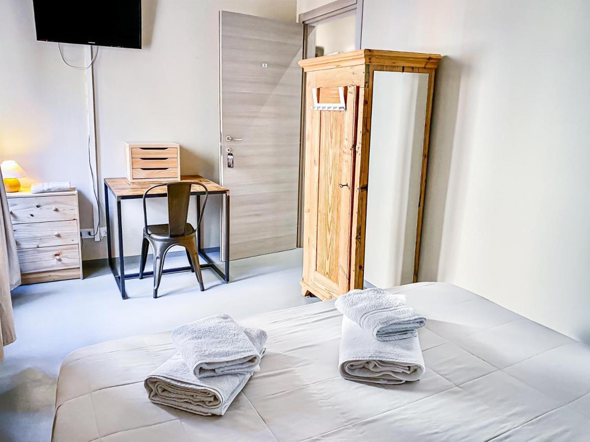 Tra Piazza Erbe E Piazza Bra Raffinata Maison Hotel Верона Екстериор снимка
