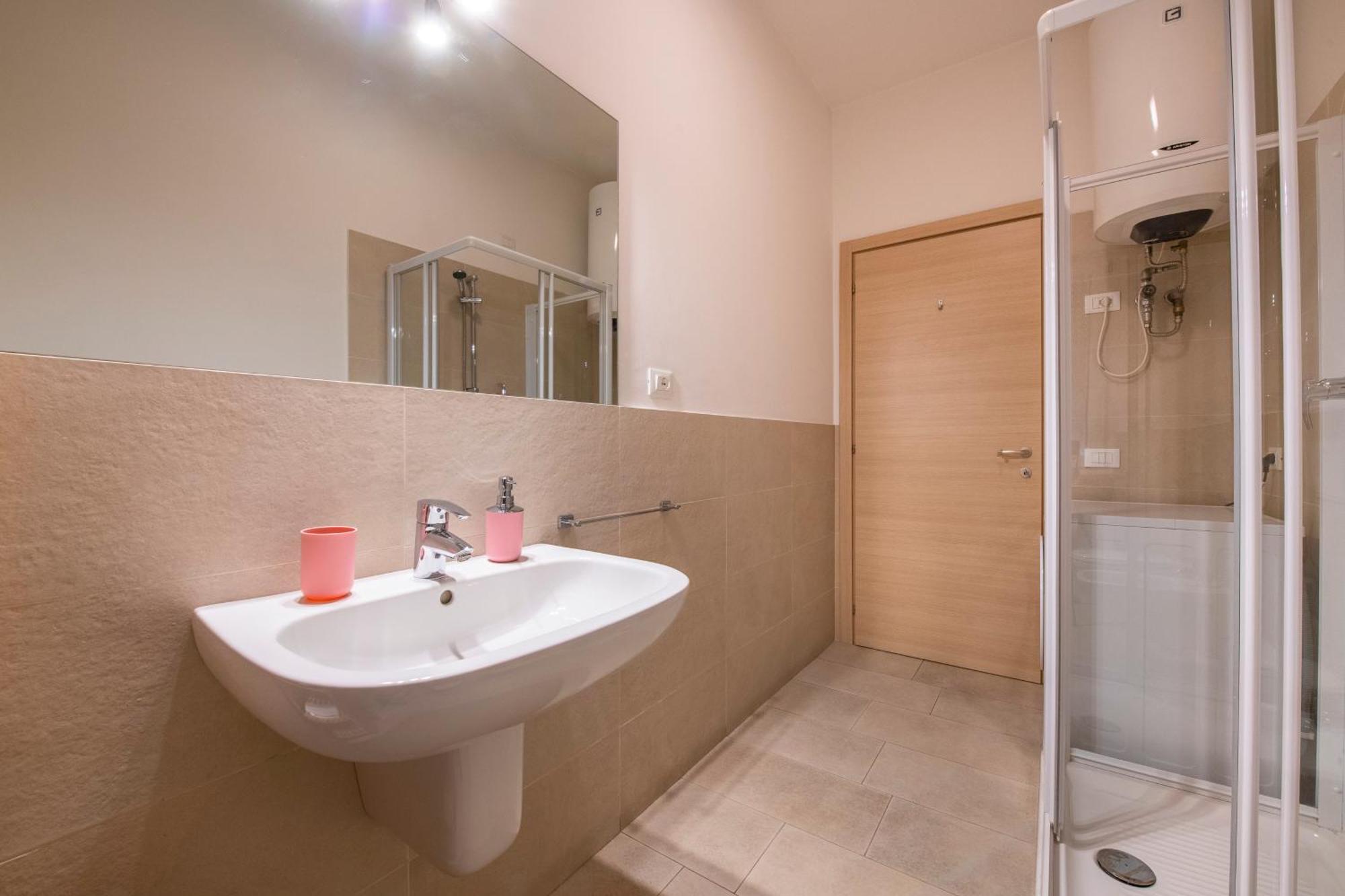 Tra Piazza Erbe E Piazza Bra Raffinata Maison Hotel Верона Екстериор снимка